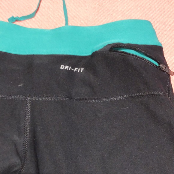 ⬇️⭐️ Women’s Nike Just Do It Leggings - Picture 11 of 12